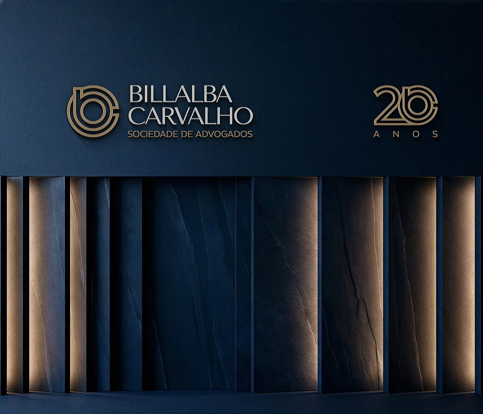 Backdrop de 3,5 × 3,0 m do evento de 20 anos da Sociedade de Advogados.
